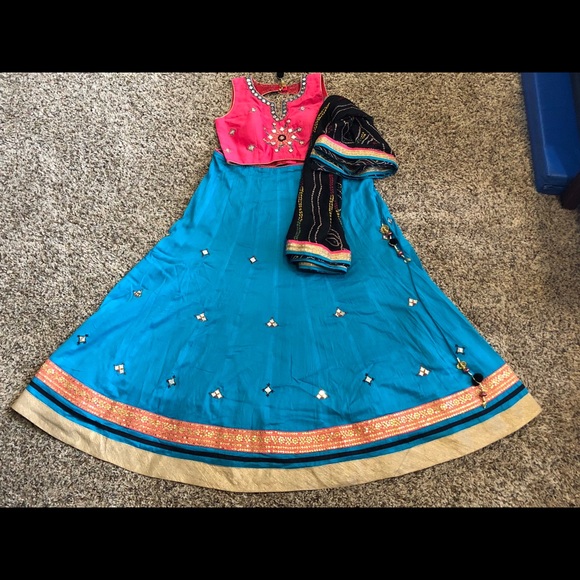 Navaratri Outfit Chaniya Choli Full Set - Picture 1 of 4